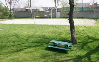 Sandplatz auf dem Spielplatz Tadten